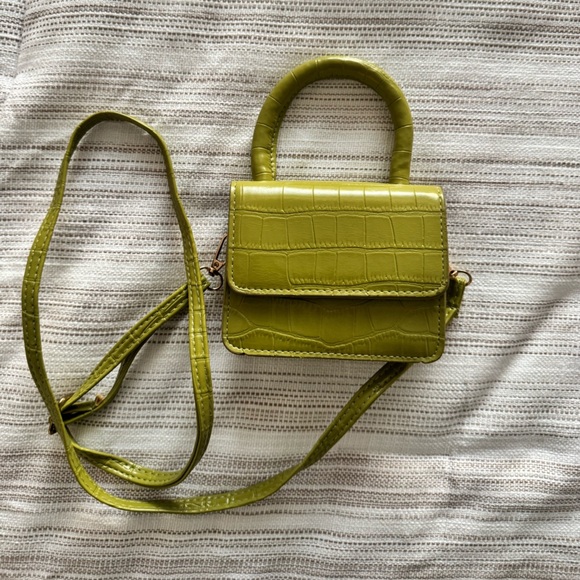 NWOT Green Crocodile-Embossed Mini Crossbody Shoulder Women's Bag - Picture 1 of 5